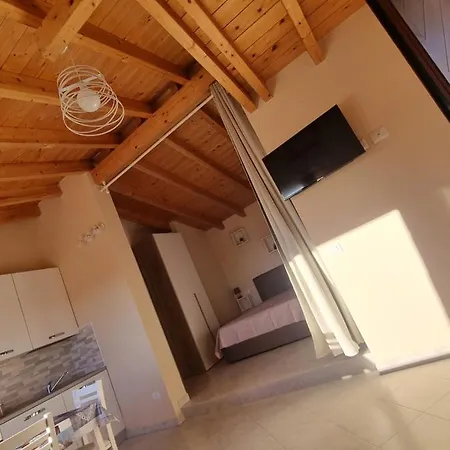 Martina's Place Апартаменты *